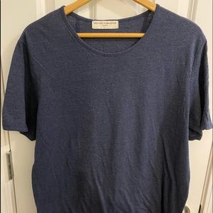 URBAN OUTFITTERS T shirt